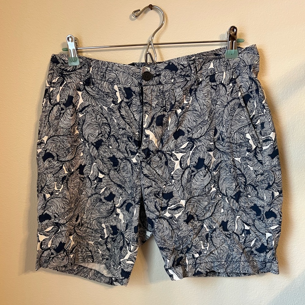 Mens H&M shorts. Size 33R